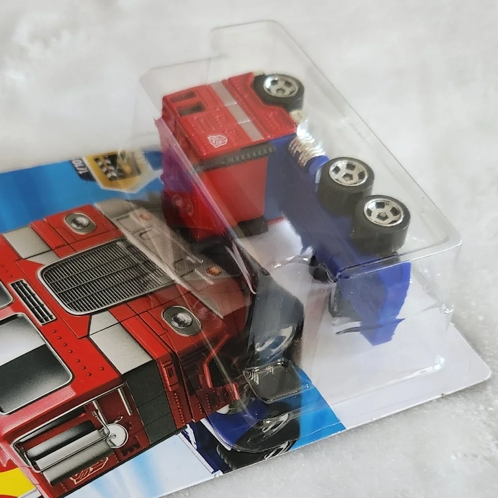🚛🤖Mattel Hot Wheels Optimus Prime Truck – Transformers – NWT Autobot toy car